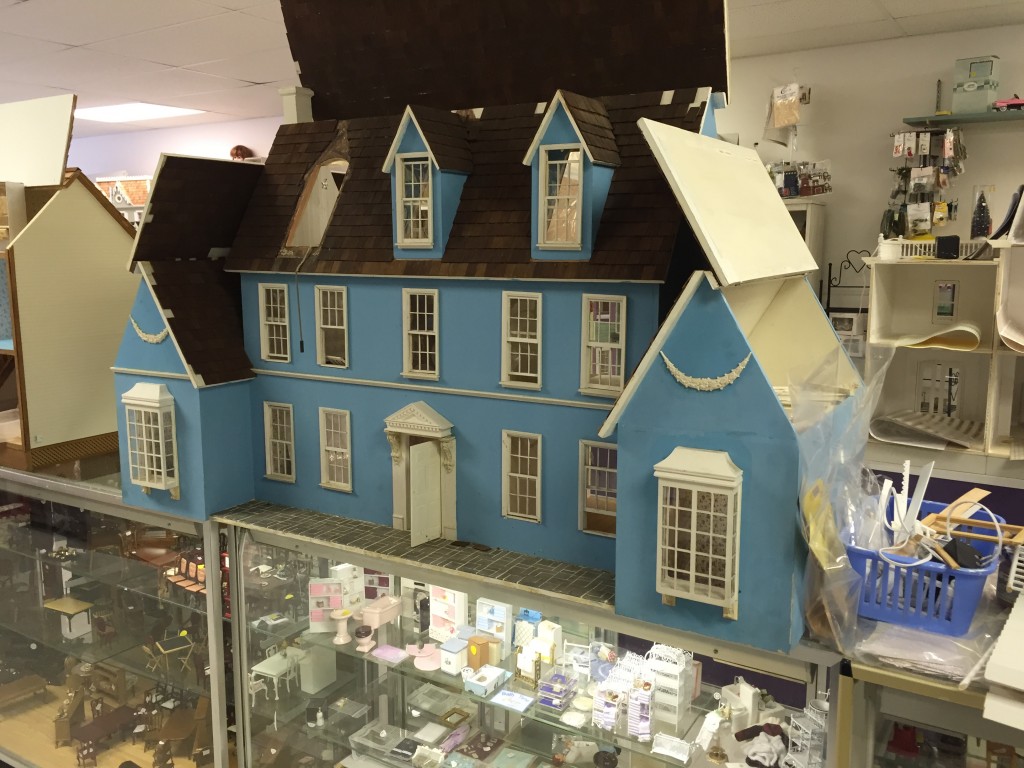 artply dollhouse